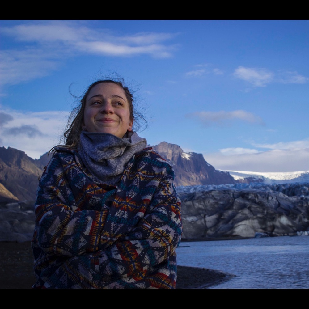 Meet your Posher, Annamica